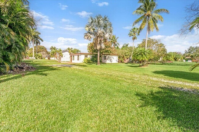 Building Photo - 4421 SW 73rd Terrace