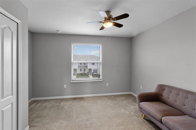 Building Photo - 228 Primrose Dr