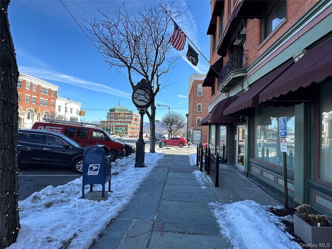 Building Photo - 89 Broadway