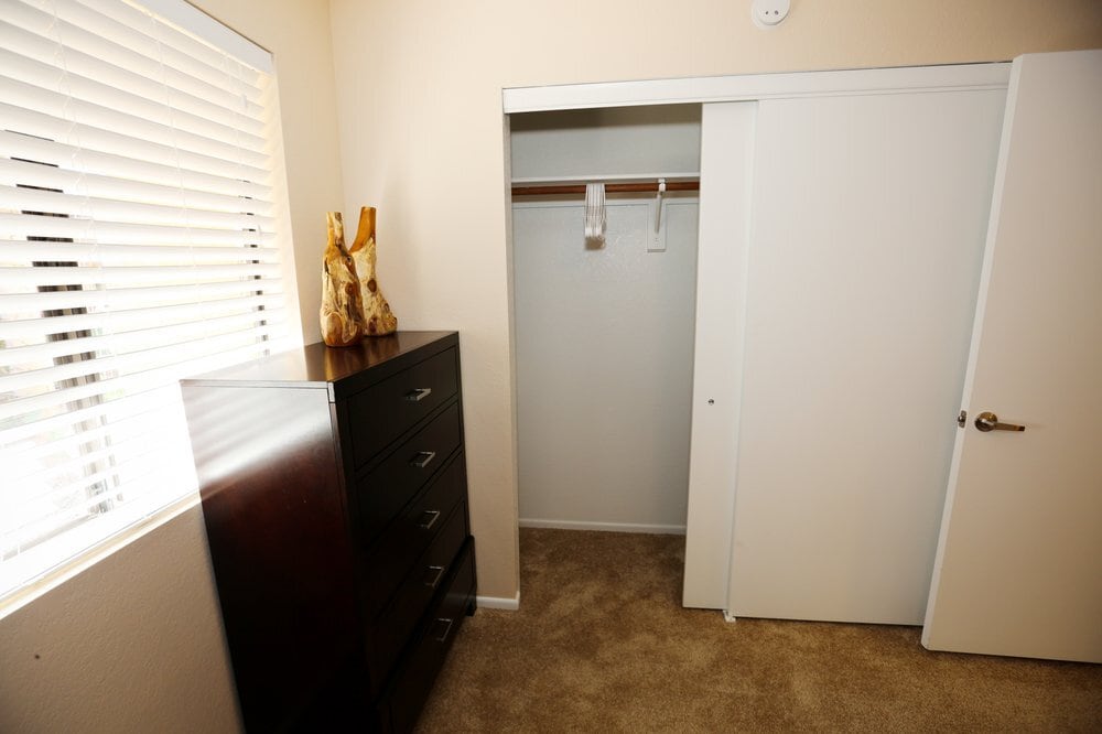 Building Photo - 7 W Mohawk Dr