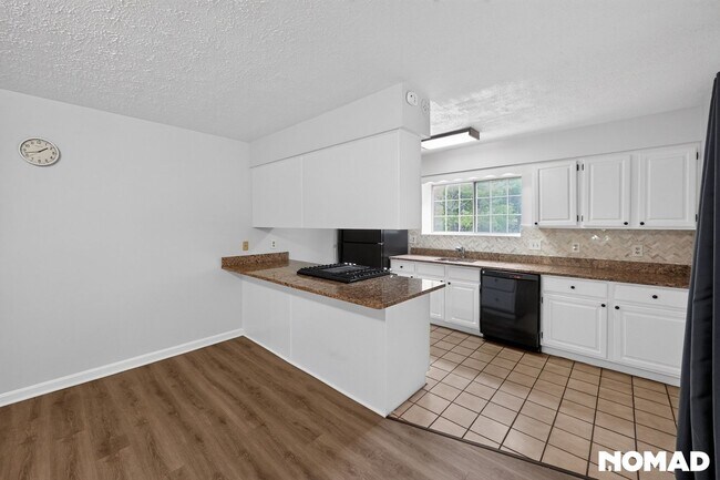 Building Photo - Spacious 3BR Condo in Ashland