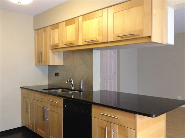 Building Photo - 205 Port Royal Cir