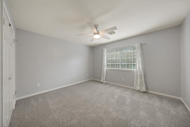 Building Photo - 4422 Pine Breeze Dr