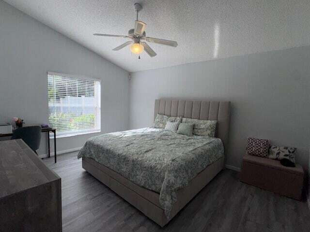 Building Photo - 1883 Oak Berry Cir