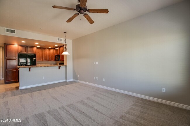 Building Photo - 5450 E Deer Valley Dr