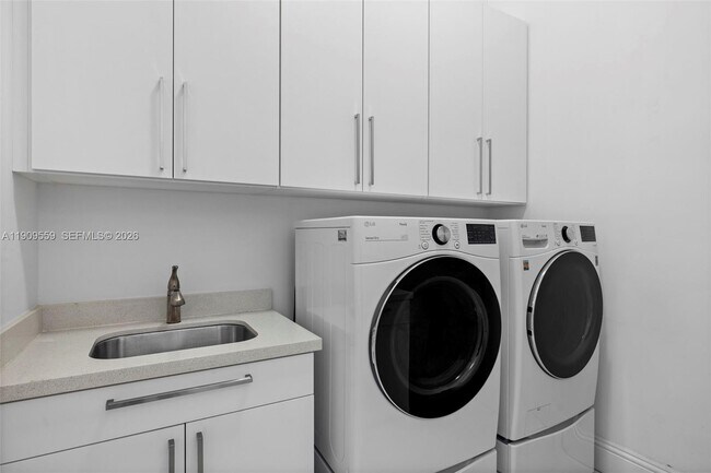 Building Photo - 9580 SW 101st Terrace