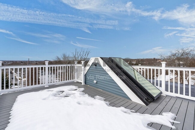 Building Photo - 24 Vernon Ave