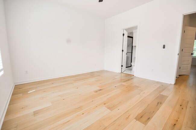Building Photo - 1278 W Hendrix St