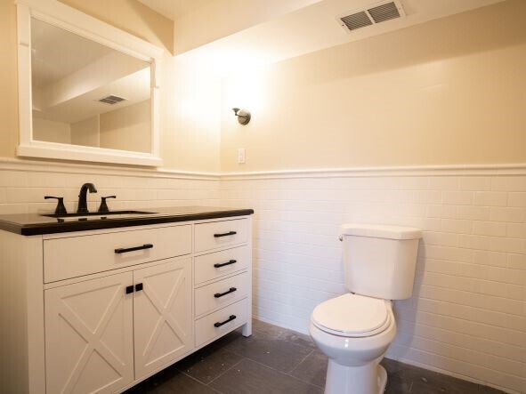 Building Photo - 629 E Meyer Blvd