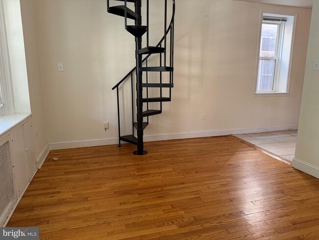 Building Photo - 922 S 49th St