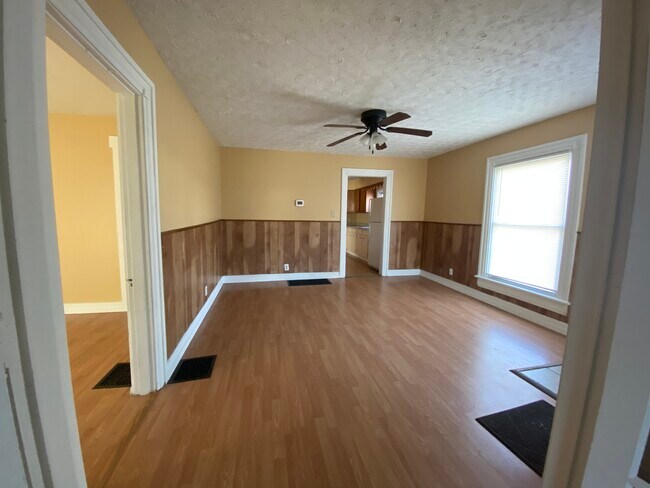 Building Photo - 413 Livingston Ave