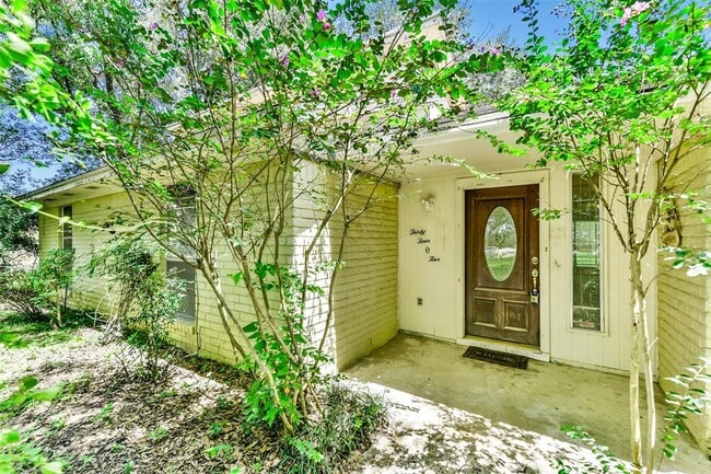 Primary Photo - 3405 E Circle Dr