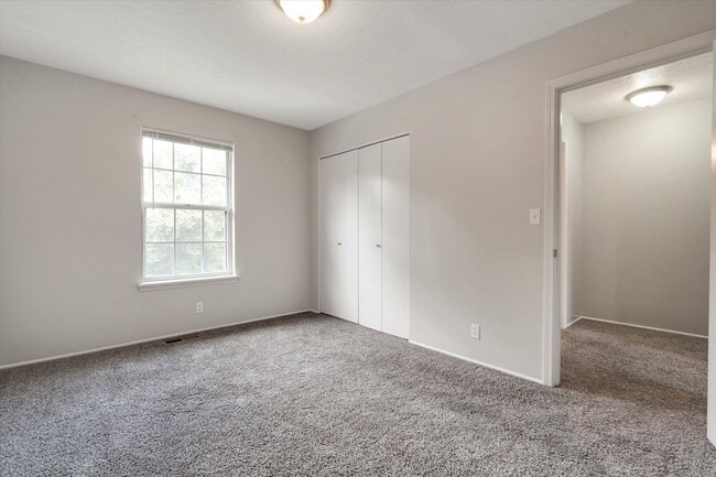 Building Photo - Two bedroom townhome, bath and half washer...