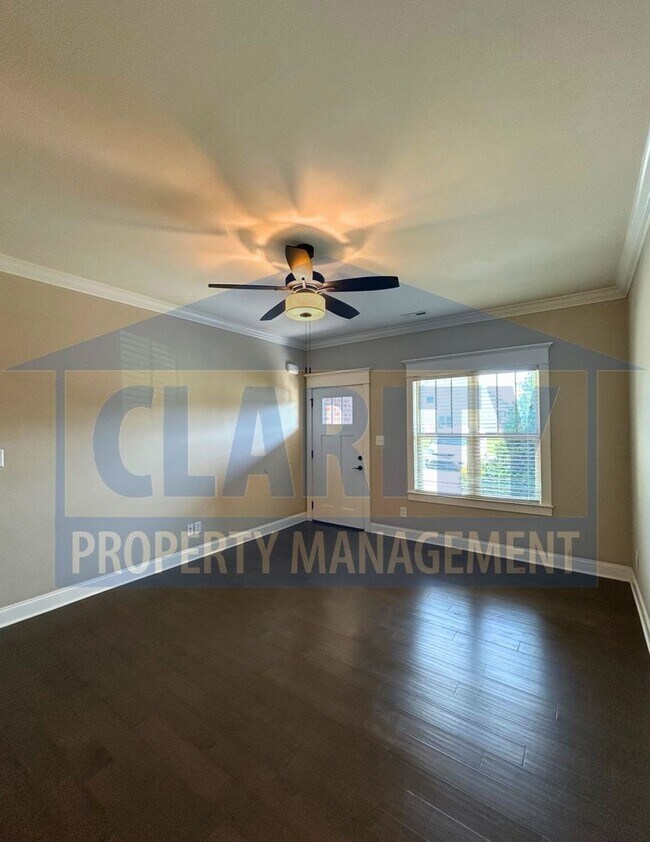Building Photo - Modern, Upscale Townhouse w/ attached Garage!