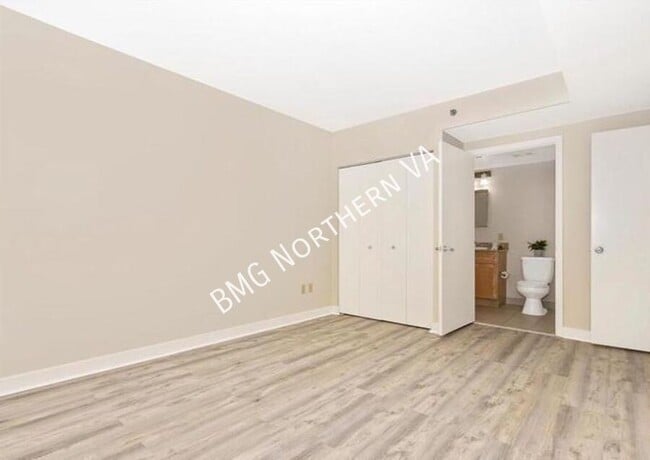 Building Photo - 1150 K St NW