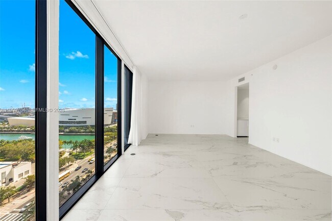 Building Photo - 1000 Biscayne Blvd