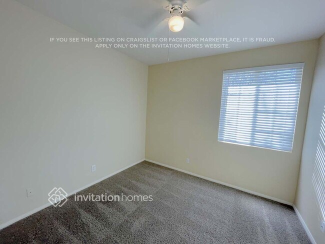 Building Photo - 6223 W Ave J 10