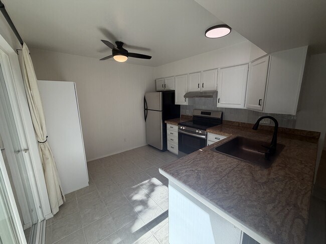 Building Photo - 2461 S Xanadu Way