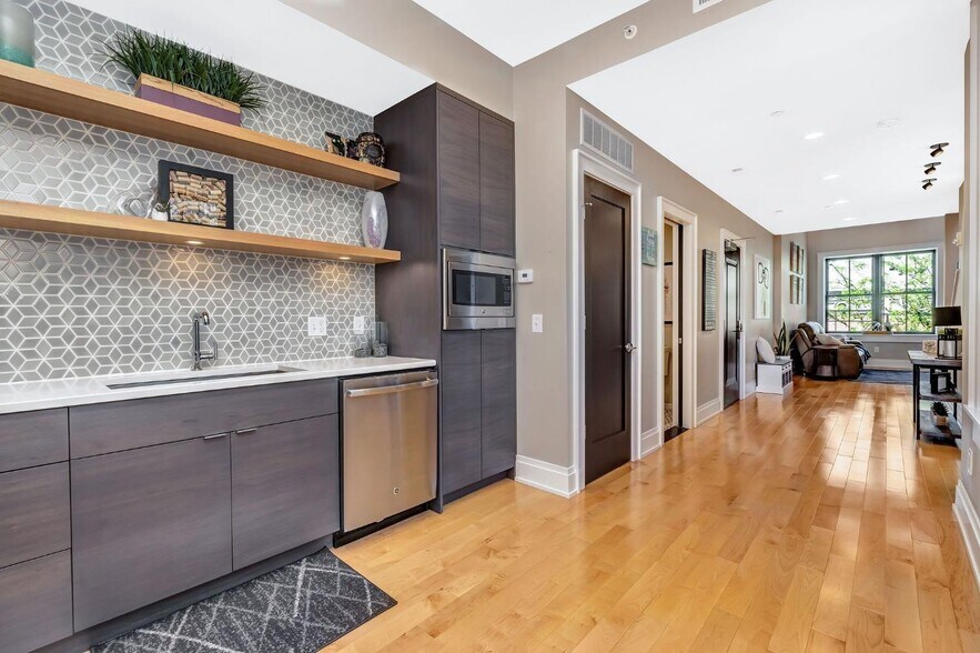 Kitchen - 131 W 15th St