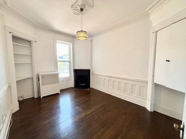 Building Photo - 108 4th St