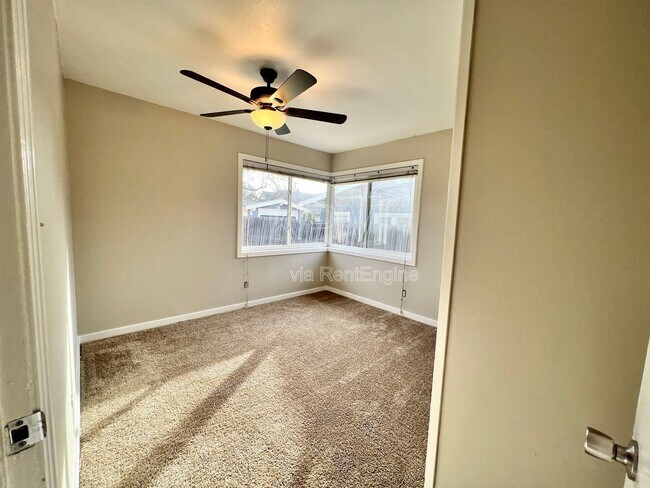 Building Photo - 636 S Tuxedo Ave