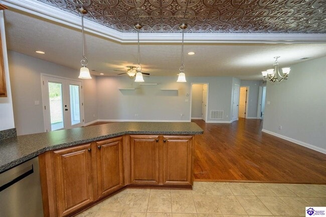 Building Photo - 194 Applewood Ln