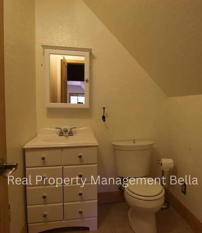 Building Photo - Charming property situated in the highly s...