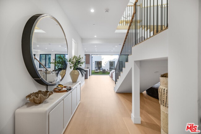 Building Photo - 4256 Camellia Ave