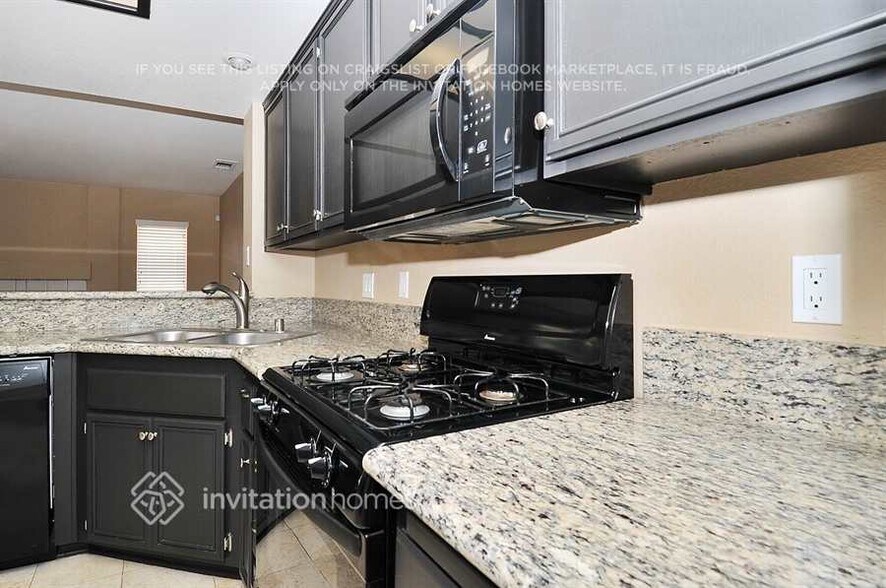 Building Photo - 15135 Mimosa Dr