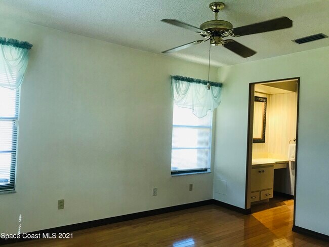 Building Photo - 2716 Longwood Blvd