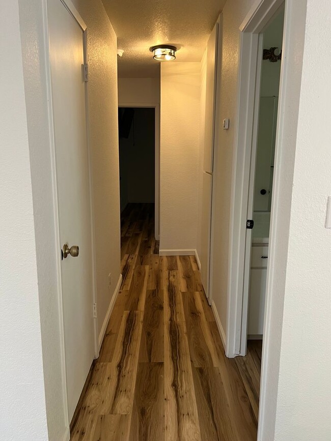 Building Photo - Three Bedroom Pioneer Home