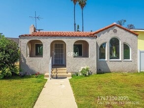 Building Photo - 723 W Doran St