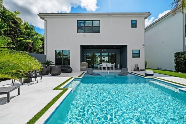 Building Photo - 8599 Tower Bridge Ct