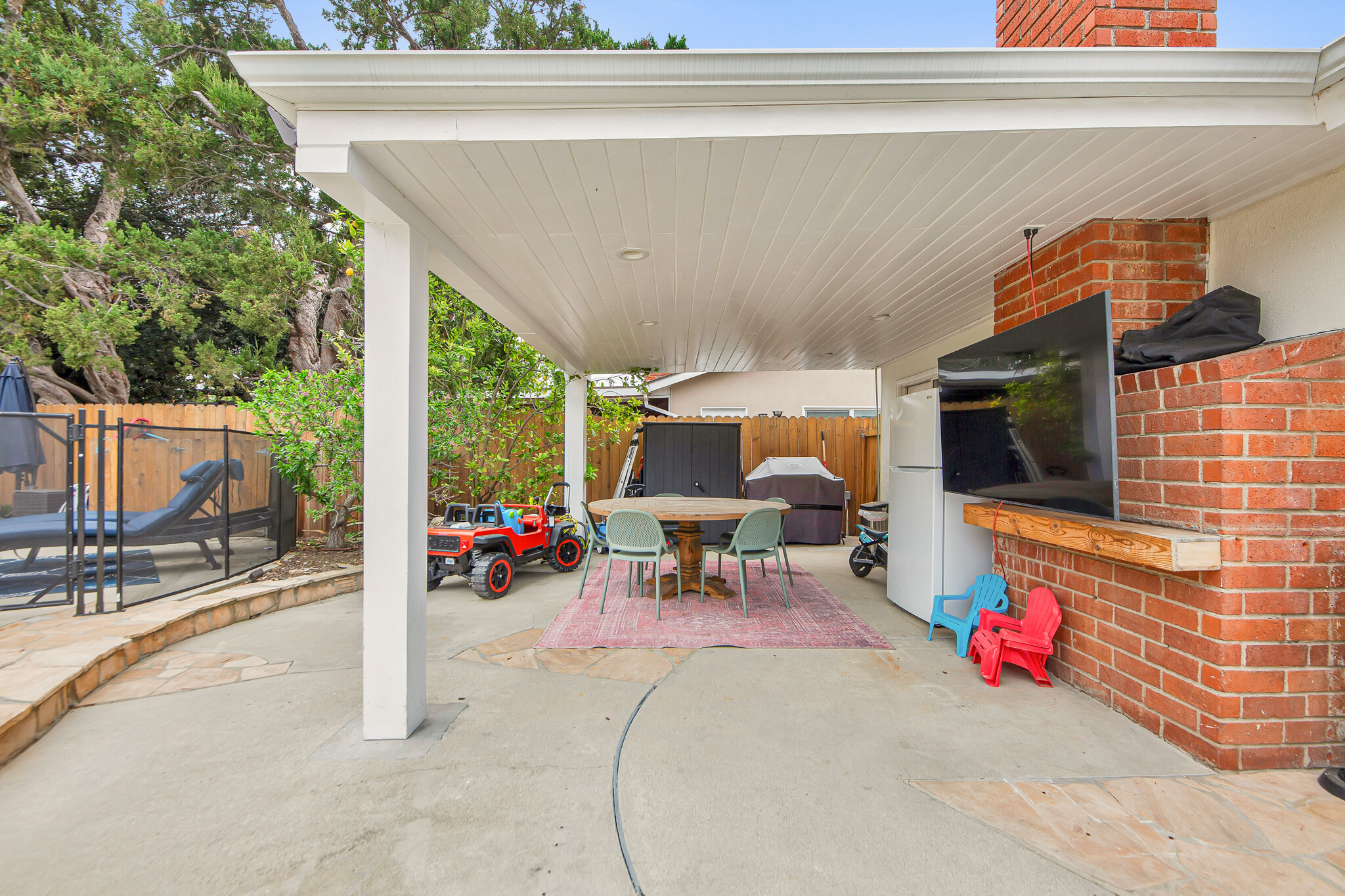 Building Photo - 6908 Royer Ave