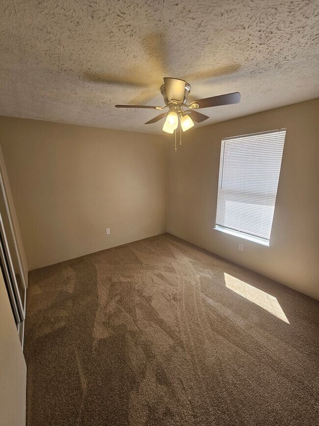 Building Photo - Cozy 3Bed/2Ba Brick Home Convenient to Shopping, Dining & Tyndall AFB! *1/2 OFF 1st Month's Rent!*