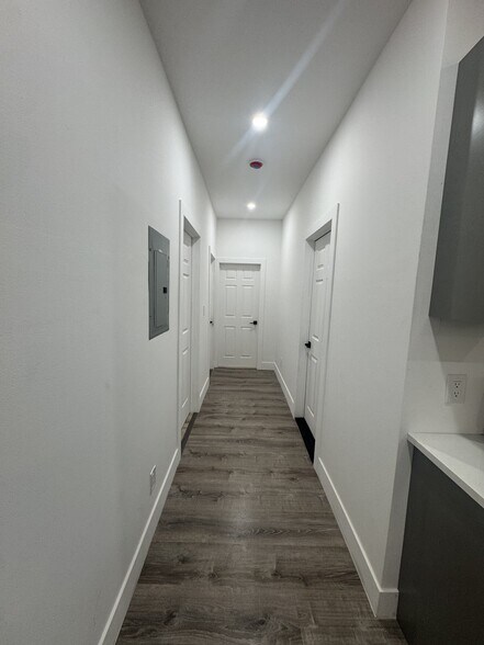 Building Photo - 348 Baynes St