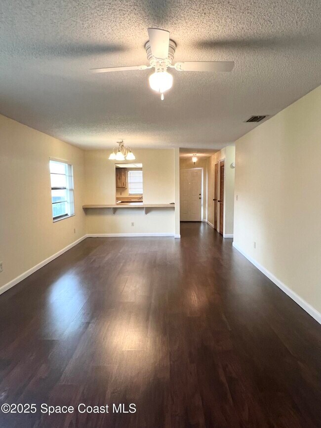 Building Photo - 200 St Lucie Ln