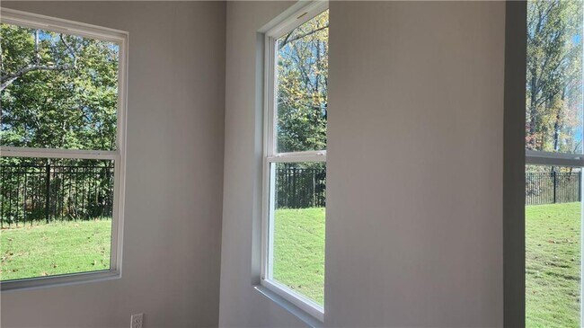 Building Photo - 1536 Ellie Ridge Ave