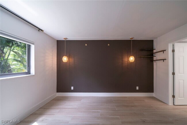 Building Photo - 17456 Silver Fox Dr