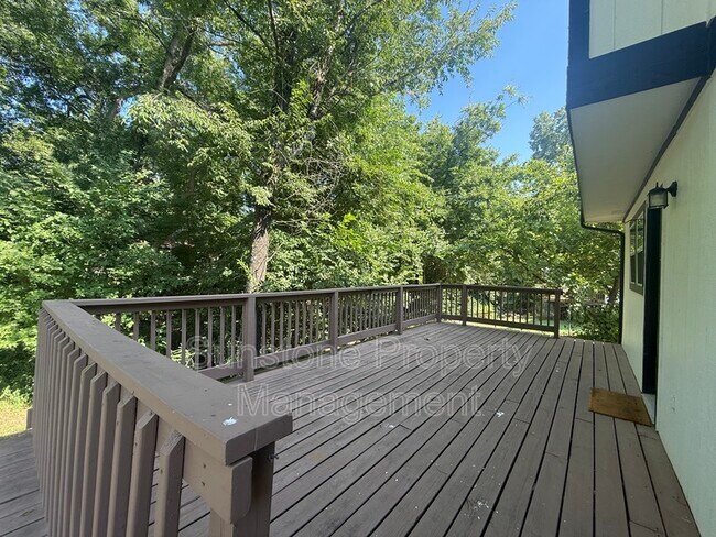 Building Photo - 5117 S Lions Ave