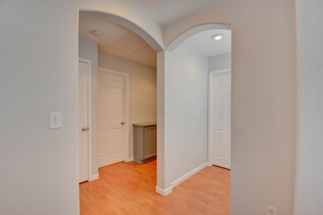 Building Photo - BEAUTIFUL 2 STORY SINGLE FAMILY HOME WITH ...