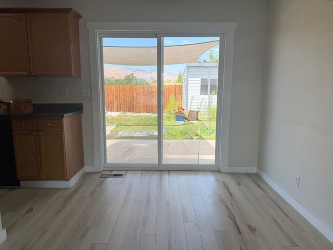 Building Photo - Now renting 3 bedroom, 2 bathroom House