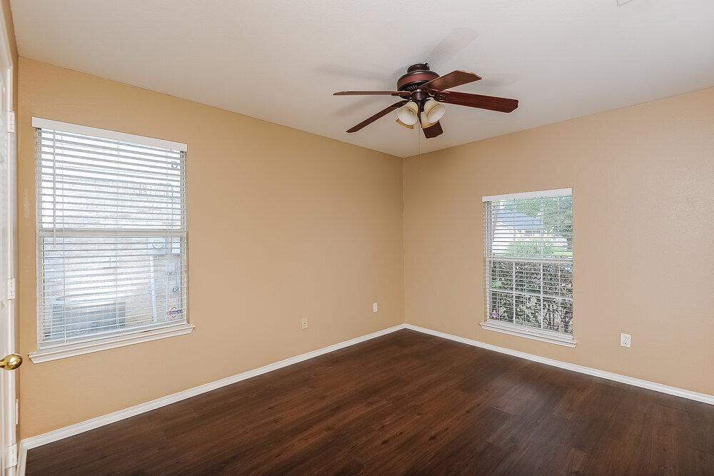 Building Photo - 1626 Redwood Dr