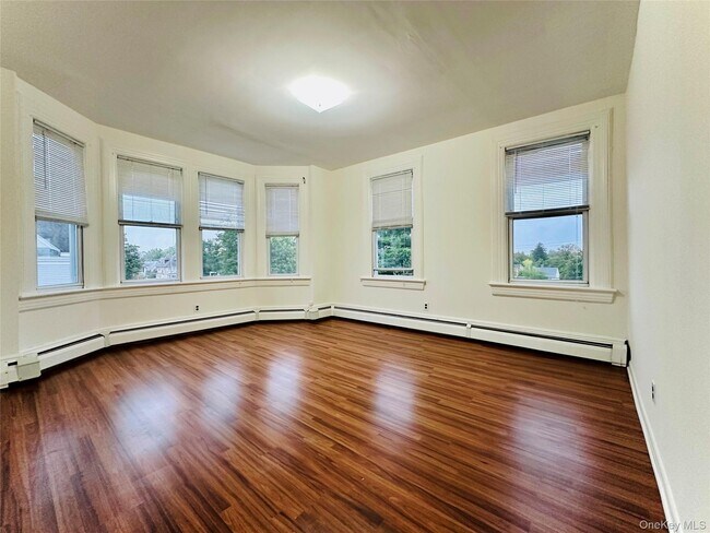 Building Photo - 4 Bancker Pl