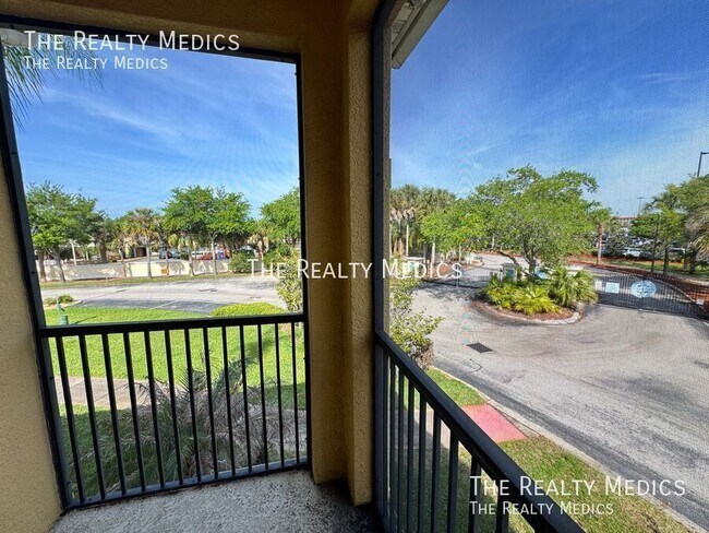 Building Photo - 2898 Oakwater Dr