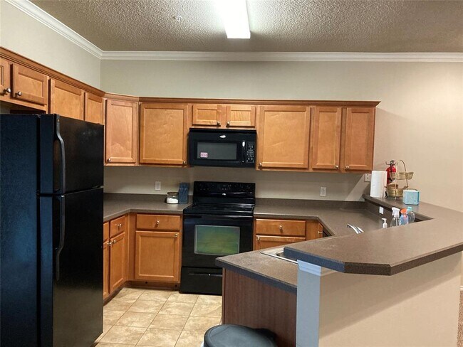 Building Photo - 2106 Main St