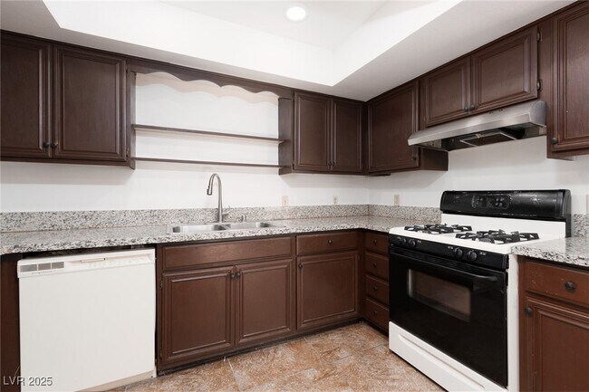 Building Photo - 5576 W Rochelle Ave.