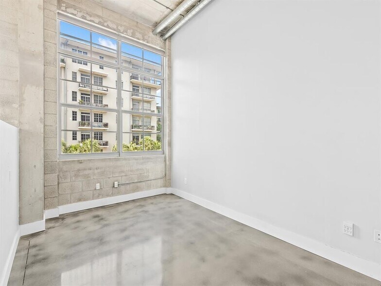 Building Photo - 434 NW 1st Ave