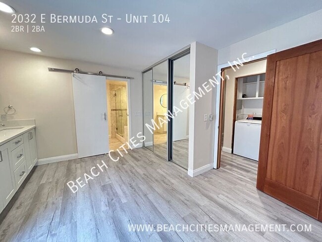 Building Photo - 2032 E Bermuda St