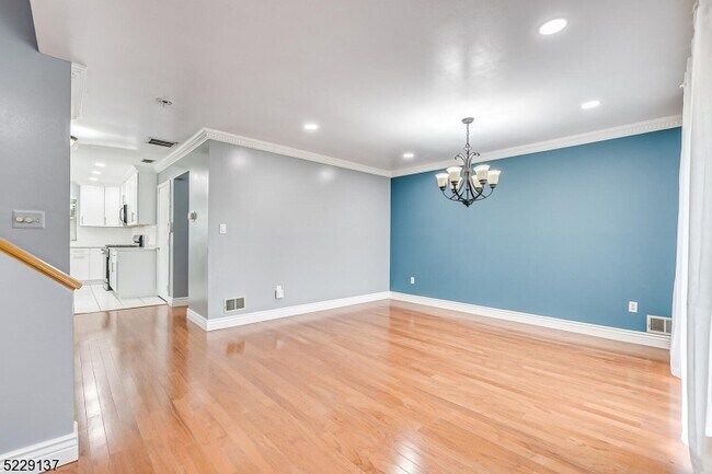 Building Photo - 131 Bonney Ct